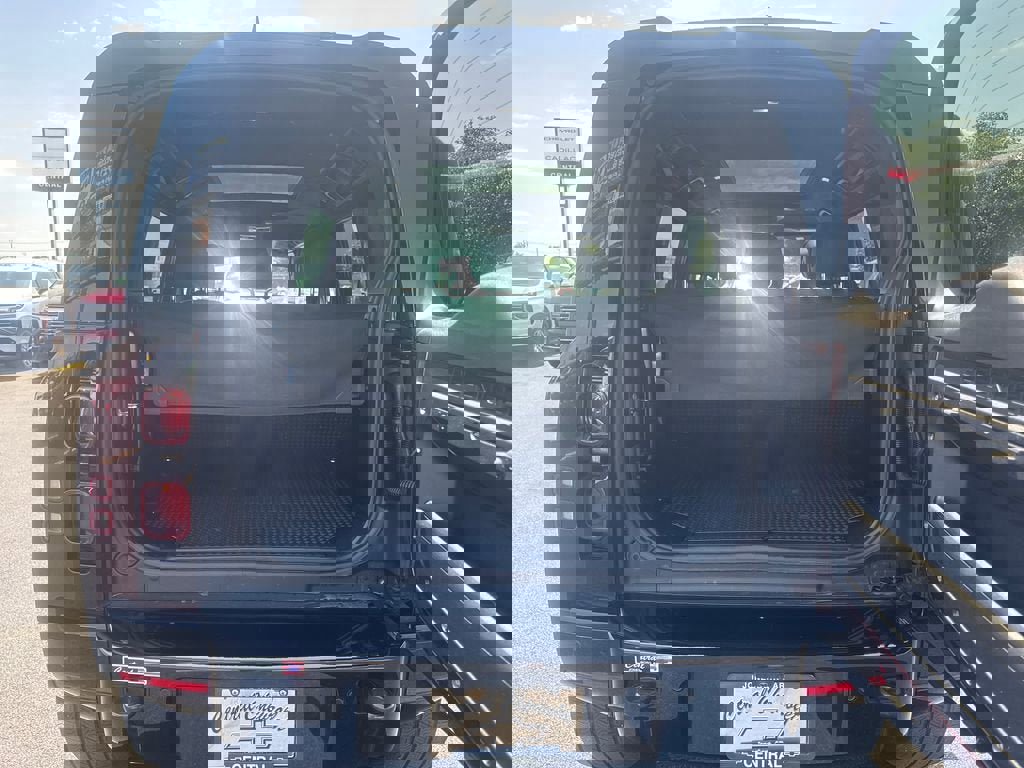 Used 2025 Land Rover Defender 110 Sedona Red Edition AWD/4WD image 6