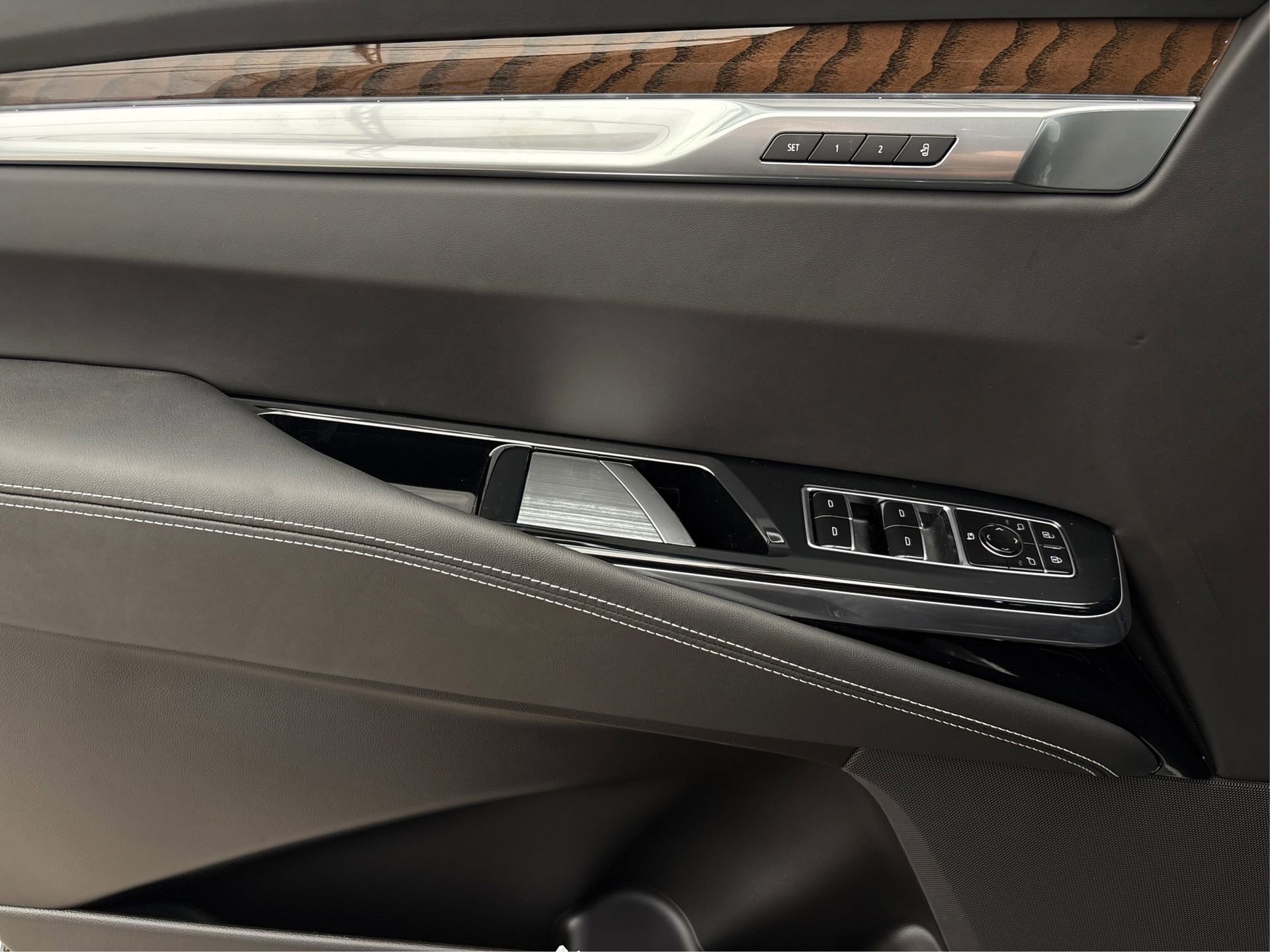 New 2025 Cadillac Escalade ESV Sport Platinum image 20