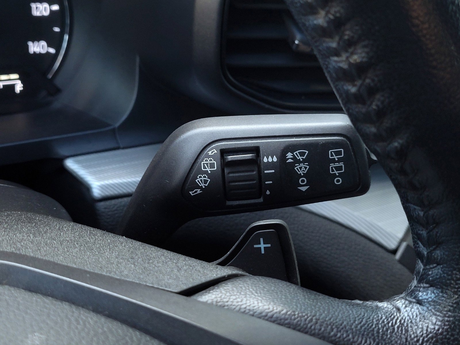 Used 2020 Ford Explorer XLT w/ Comfort Package image 23