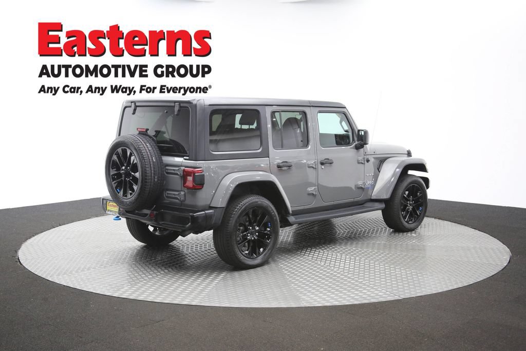 Used 2022 Jeep Wrangler Unlimited Sahara w/ Cold Weather Group AWD/4WD image 40