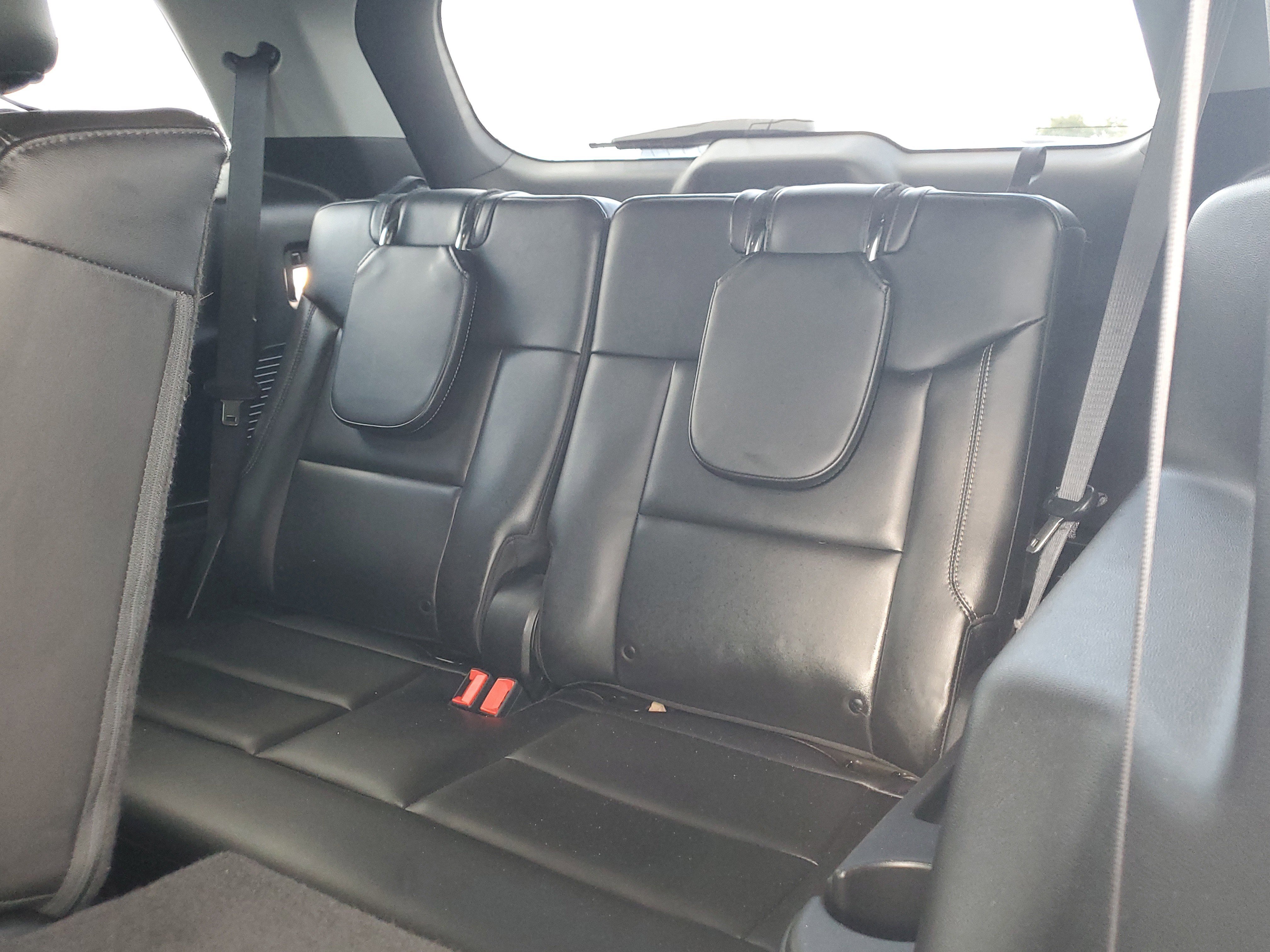 Used 2022 Ford Explorer XLT w/ Equipment Group 202A image 12