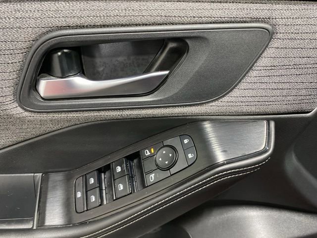 Used 2021 Nissan Rogue SV AWD/4WD image 10