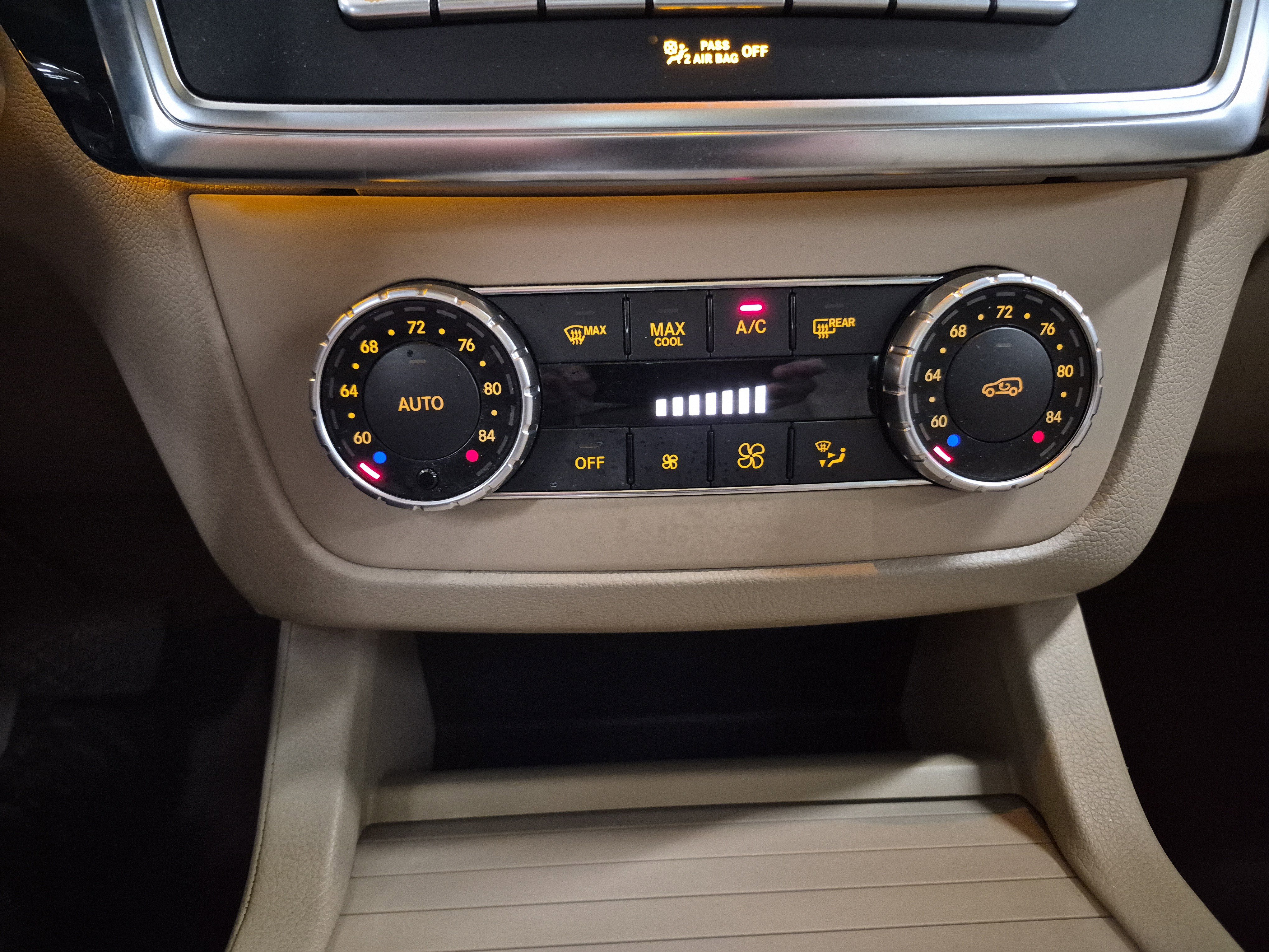 Used 2014 Mercedes-Benz GL 450 4MATIC image 35