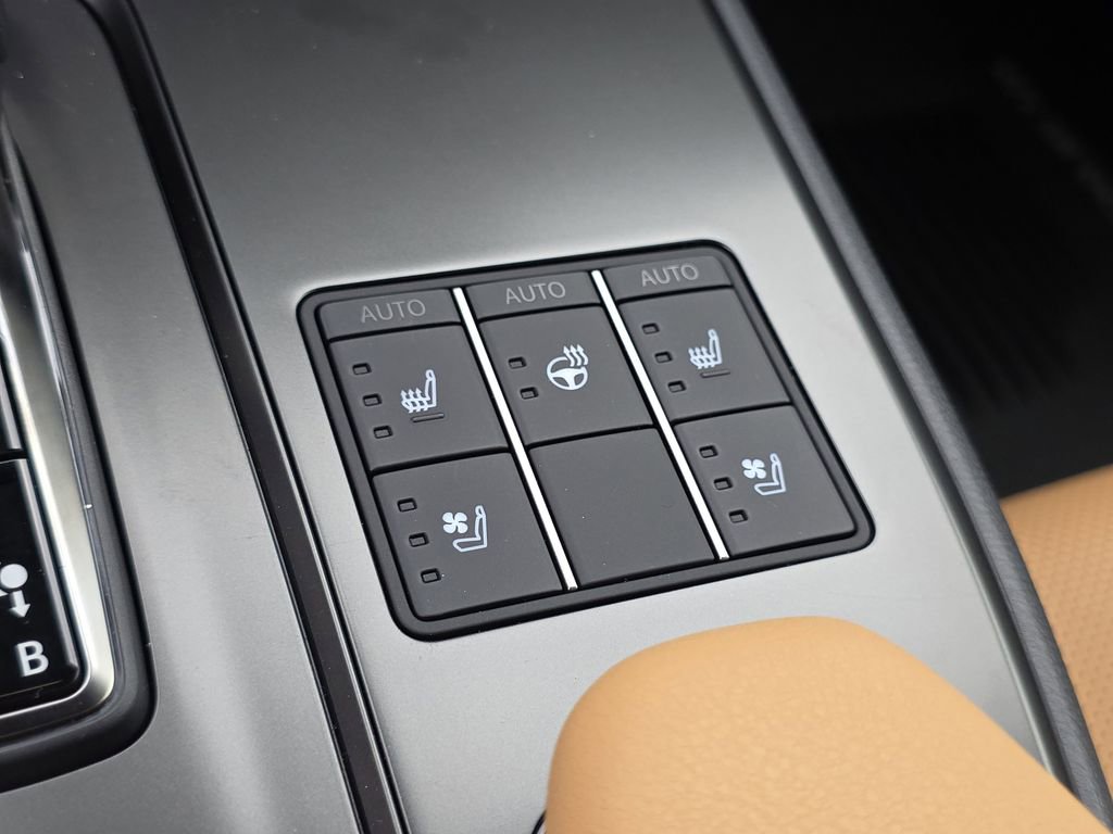 New 2026 Lexus UX 300h AWD image 25