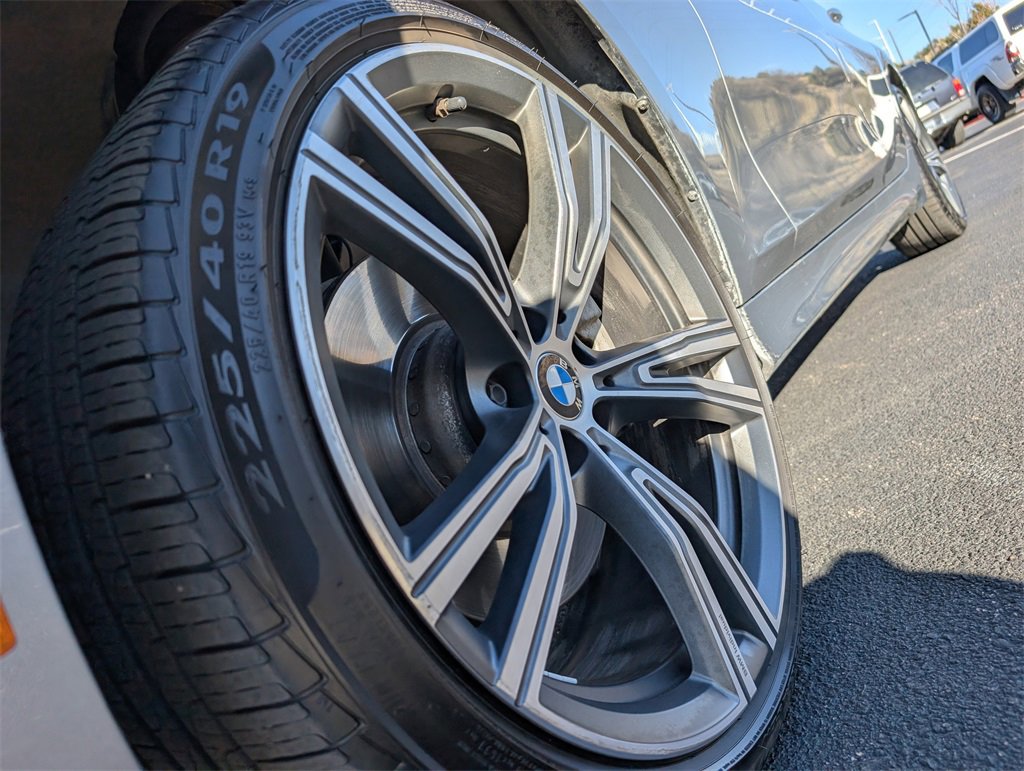 Used 2023 BMW 330i xDrive Sedan w/ Premium Package image 9
