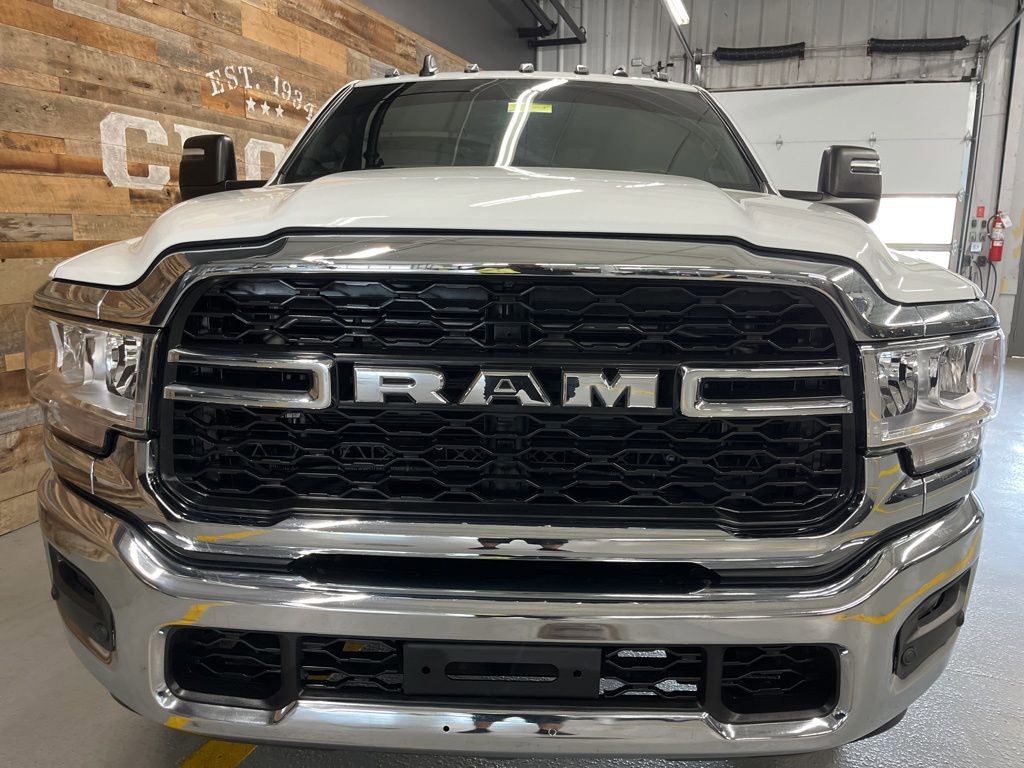 Used 2024 RAM 2500 Tradesman w/ Chrome Appearance Group image 7