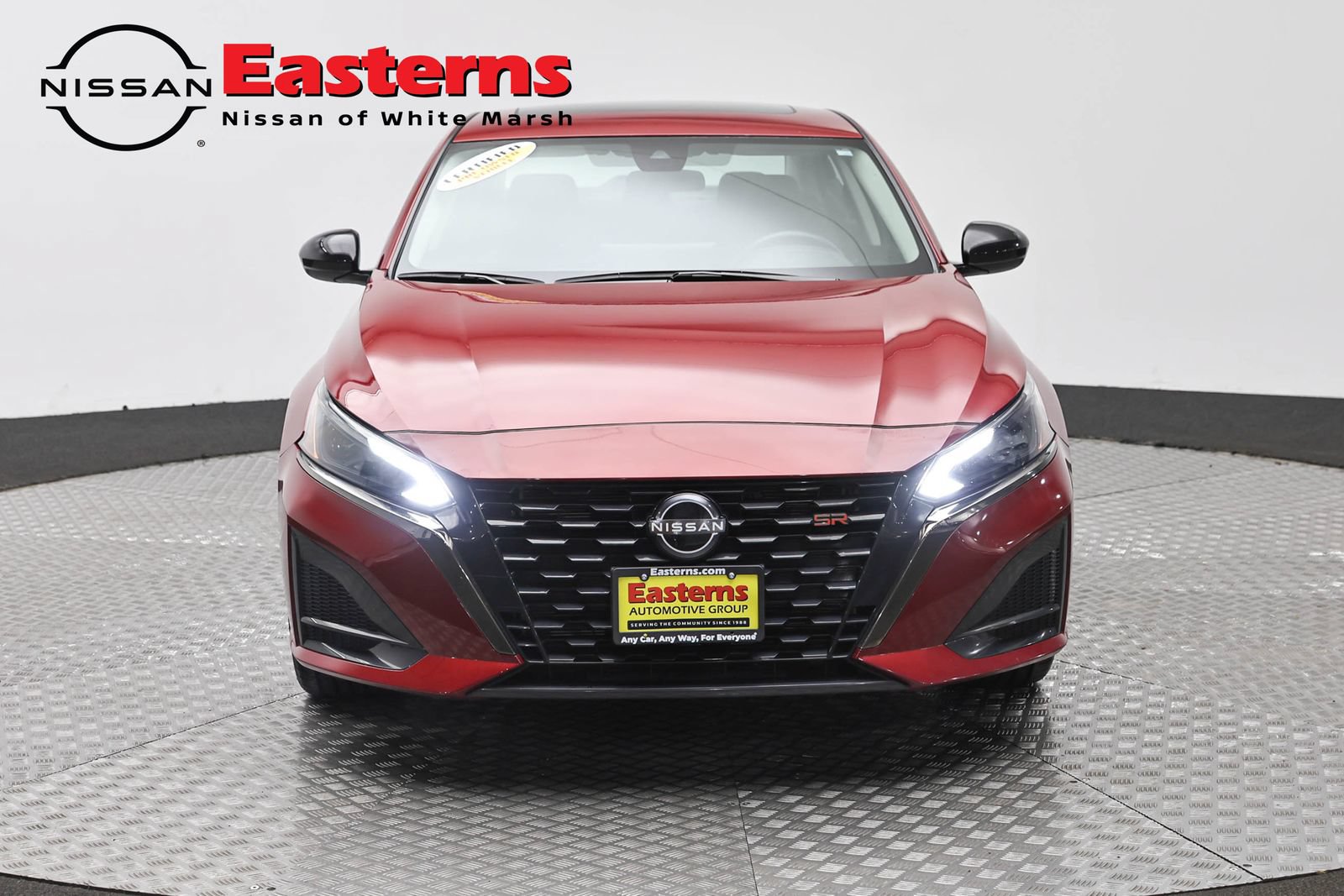 Used 2023 Nissan Altima 2.5 SR w/ SR Premium Package FWD image 2