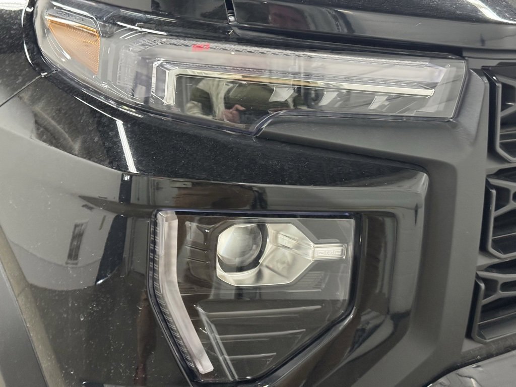 New 2025 GMC Canyon Elevation w/ Convenience Package image 9