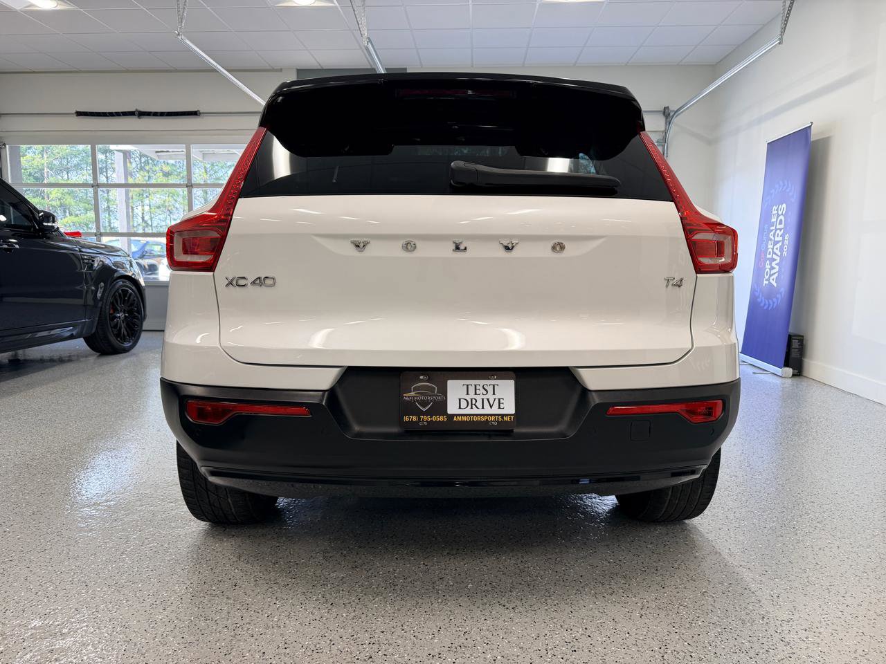 Used 2021 Volvo XC40 T4 R-Design w/ Advanced Package image 7
