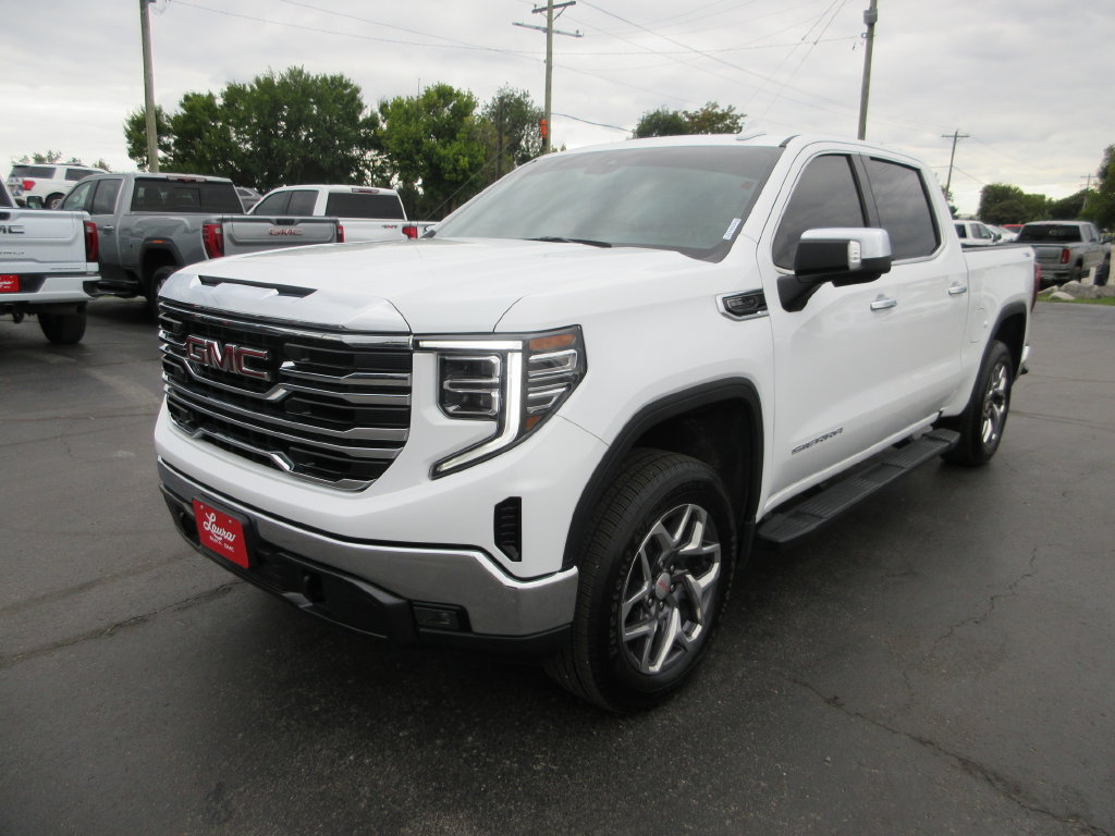 Used 2022 GMC Sierra 1500 SLT AWD/4WD image 11