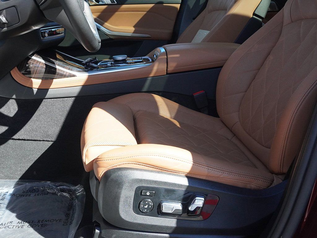 Used 2024 BMW X7 xDrive40i w/ Premium Package image 35