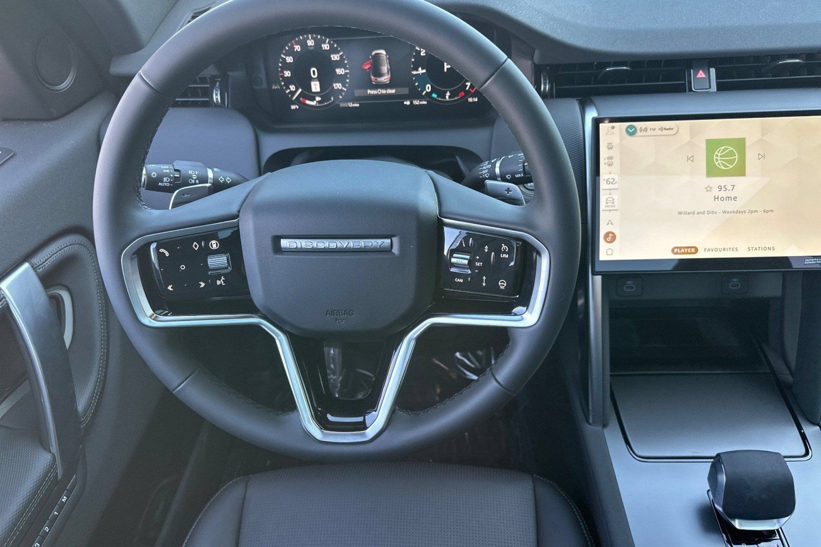 New 2025 Land Rover Discovery Sport Dynamic SE AWD/4WD image 13