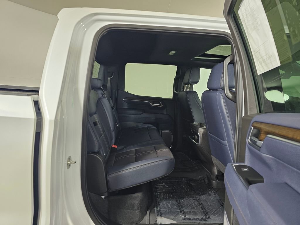 Used 2025 Chevrolet Silverado 1500 High Country w/ Technology Package image 14