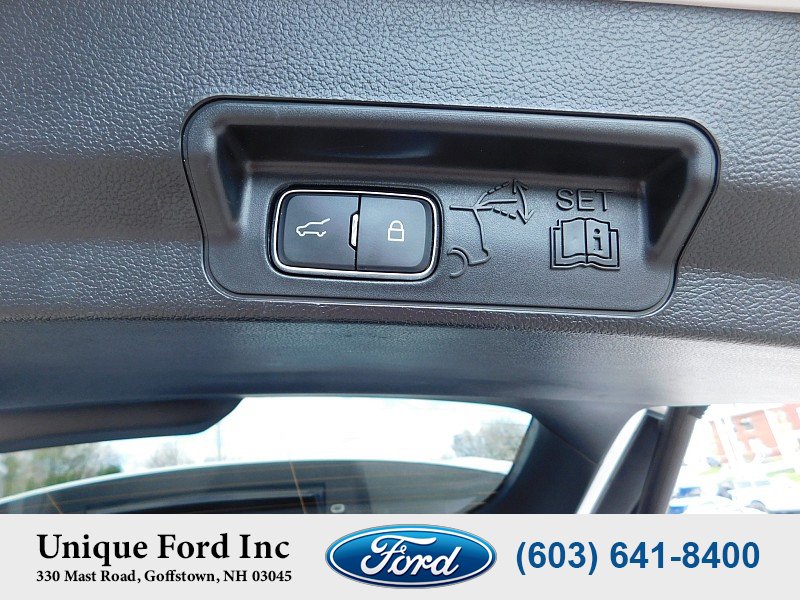 Used 2023 Ford Explorer XLT w/ Equipment Group 202A AWD/4WD image 31