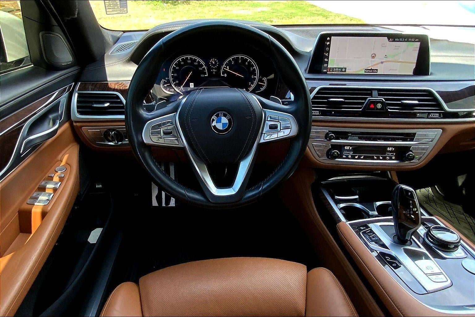 Used 2019 BMW 750i xDrive w/ Executive Package AWD/4WD image 5