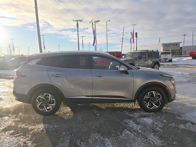 Used 2024 Kia Sportage LX image 4