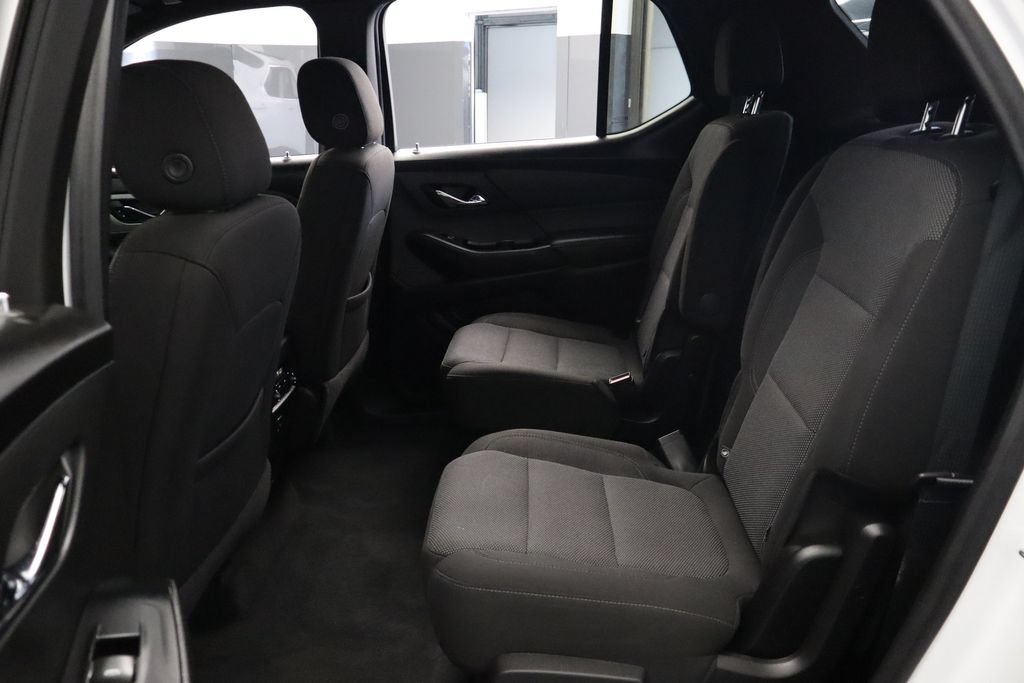 Used 2023 Chevrolet Traverse LT FWD image 34