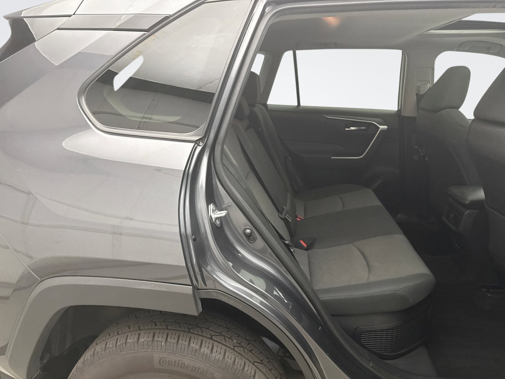 Used 2021 Toyota RAV4 XLE w/ Convenience Package AWD/4WD image 18