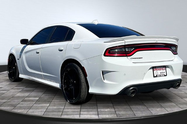 Used 2019 Dodge Charger R/T RWD image 4