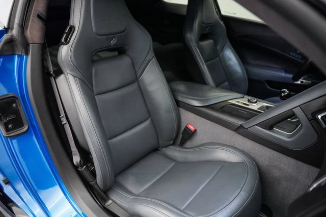 Used 2015 Chevrolet Corvette Z06 w/ 3LZ Preferred Equipment Group RWD image 21