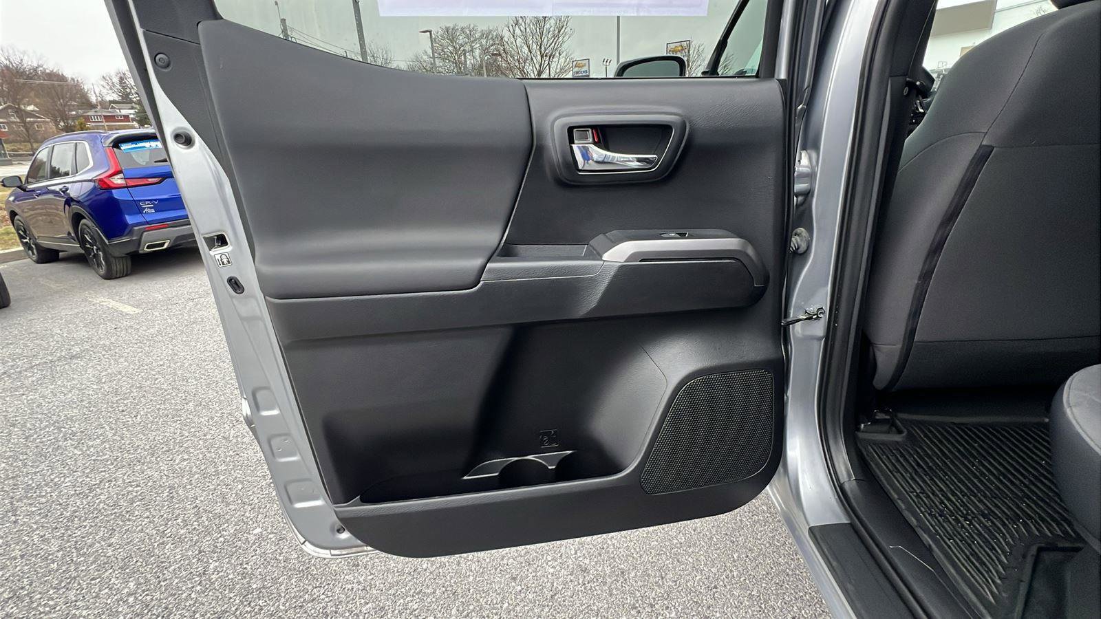 Used 2019 Toyota Tacoma TRD Off-Road image 17