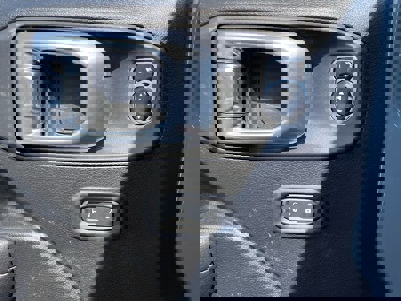 Used 2024 Jeep Gladiator Mojave w/ Technology Group image 30