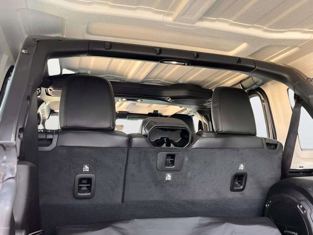 Used 2020 Jeep Wrangler Unlimited Sahara w/ Uconnect 4C Nav & Sound Group AWD/4WD image 12