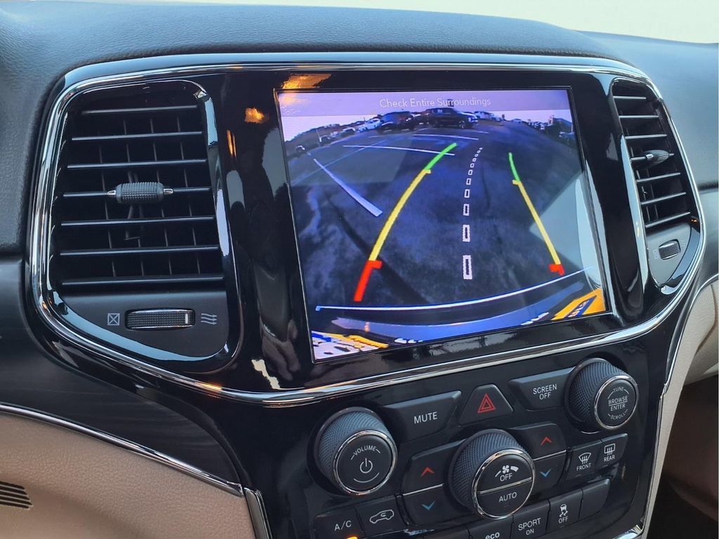 Used 2019 Jeep Grand Cherokee Limited image 24