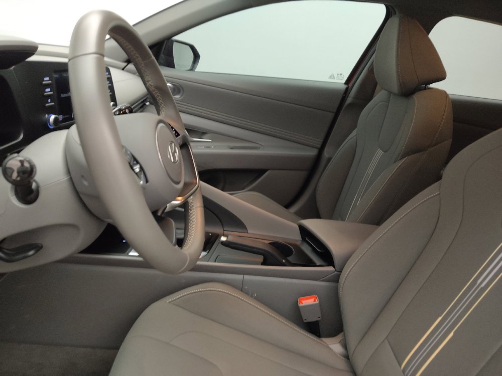 Used 2025 Hyundai Elantra Sport w/ Cargo Package FWD image 17