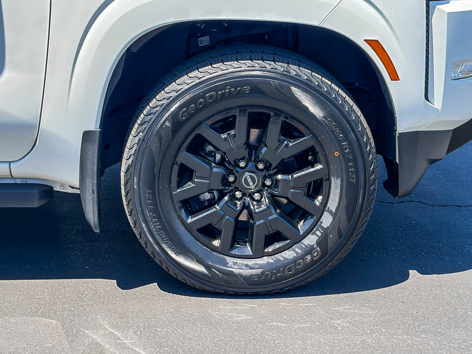 Used 2023 Nissan Frontier SV w/ Midnight Edition Package RWD image 9