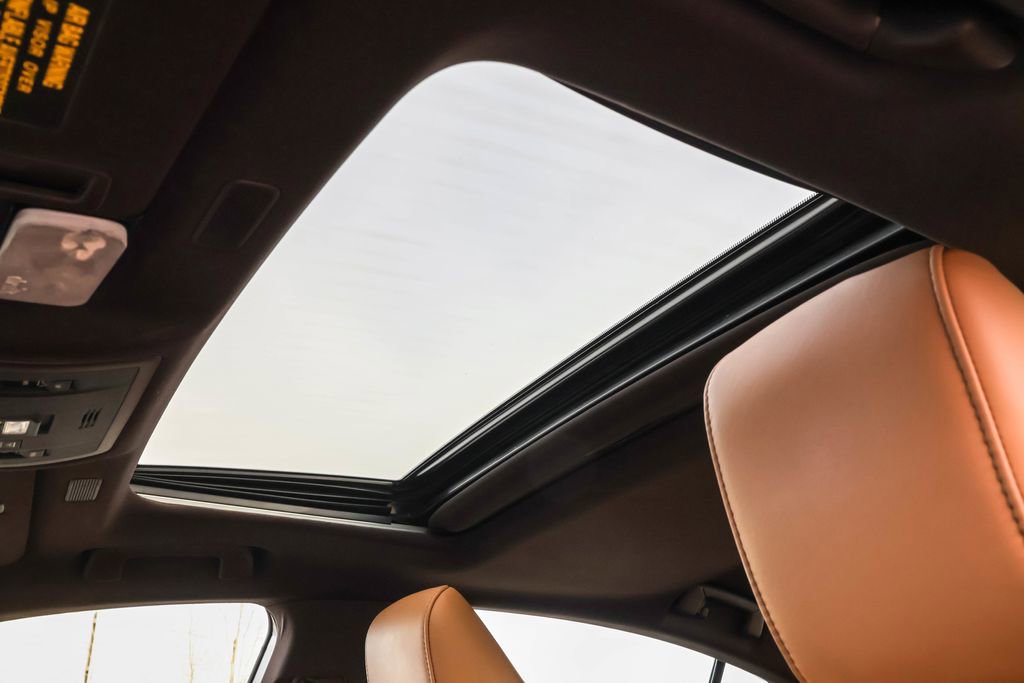 Used 2020 Lexus ES 300h 300h Luxury w/ Accessory Package 2 image 8