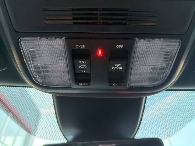 Used 2025 Honda Odyssey Sport-L image 29