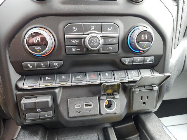 Used 2019 Chevrolet Silverado 1500 LTZ image 46