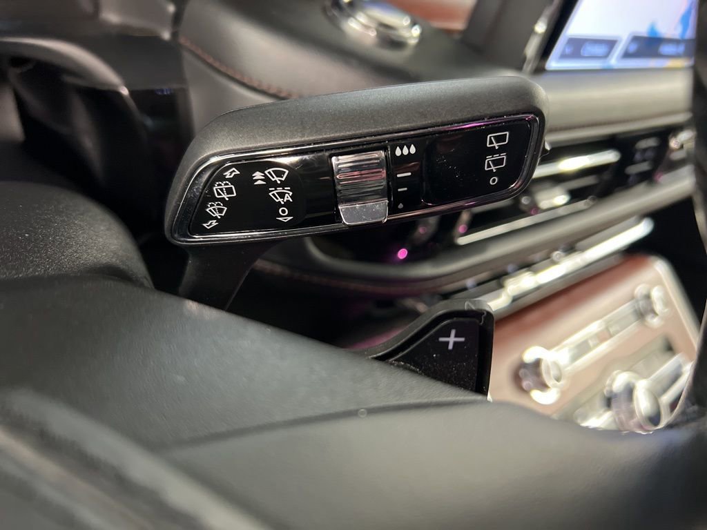 Used 2023 Lincoln Aviator Reserve w/ Equipment Group 201A image 20