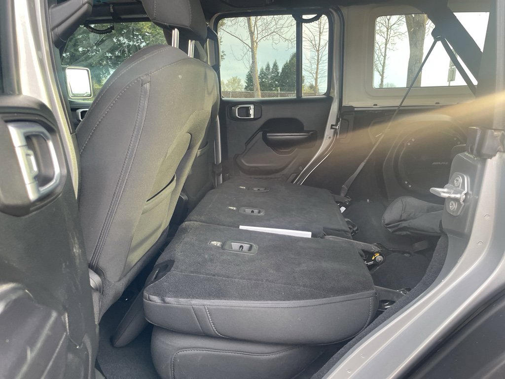 Used 2018 Jeep Wrangler Unlimited Sport S image 40