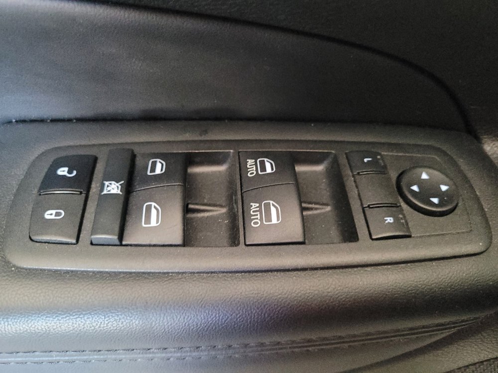 Used 2022 Jeep Grand Cherokee Laredo E RWD image 27