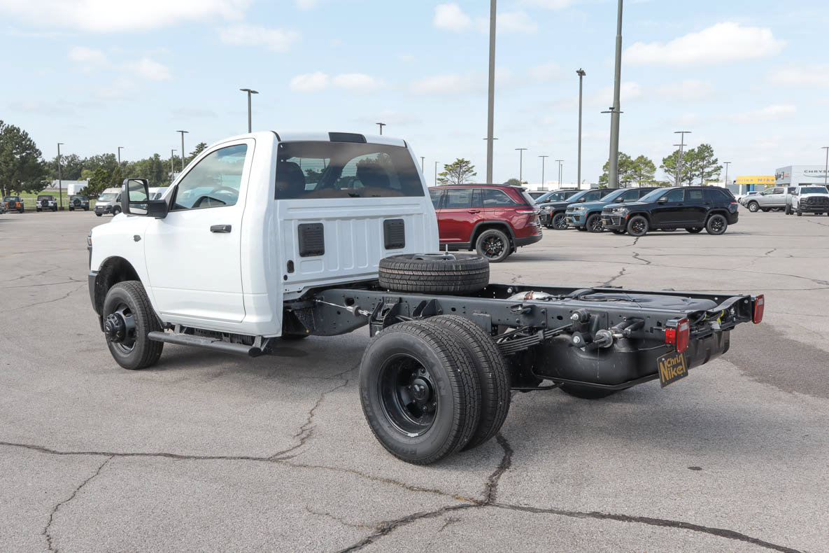 New 2027 RAM 3500 Tradesman AWD/4WD image 6