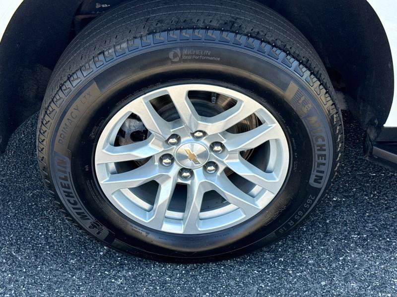 Used 2024 Chevrolet Suburban LT image 54