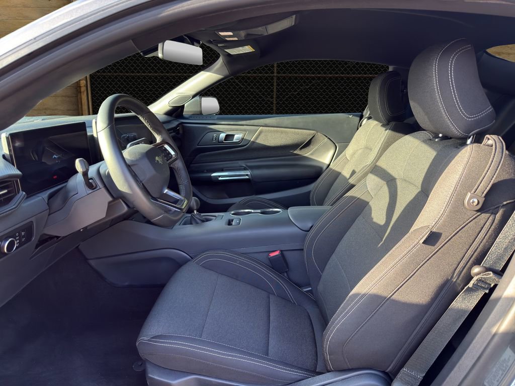 Used 2024 Ford Mustang GT RWD image 4