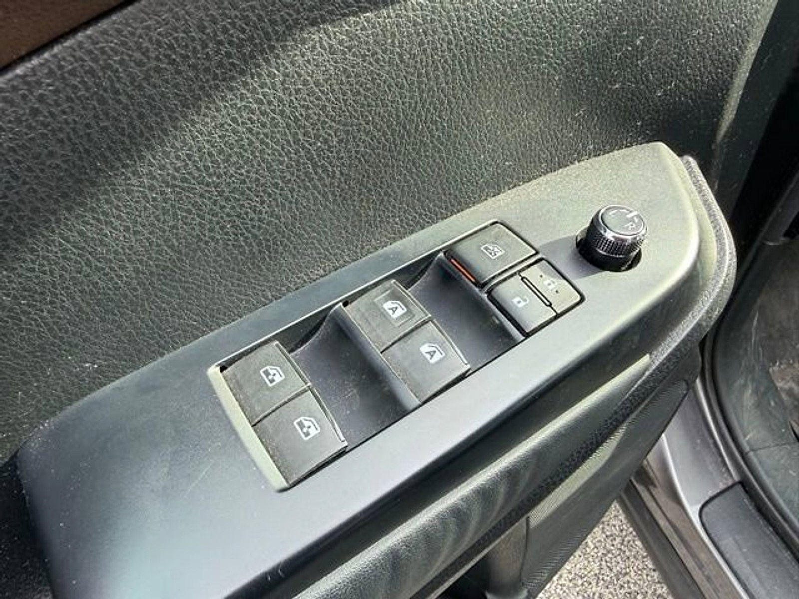 Used 2014 Toyota Highlander Plus image 11