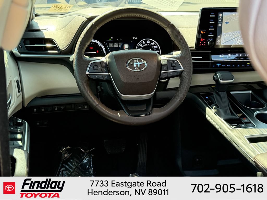 Certified 2024 Toyota Sienna Platinum AWD/4WD image 8