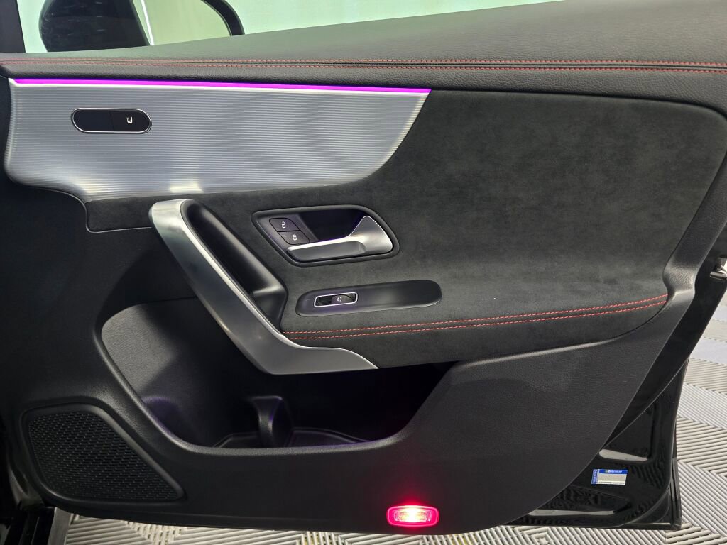 Used 2022 Mercedes-Benz CLA 250 4MATIC image 27