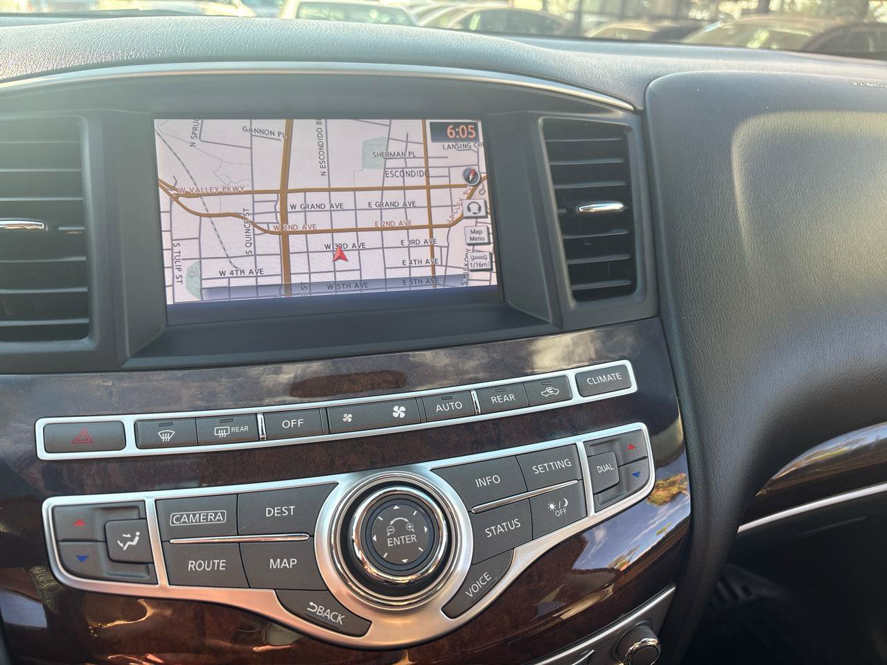 Used 2013 INFINITI JX35 AWD w/ Premium Pkg image 24