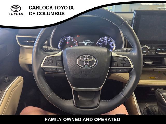 Used 2023 Toyota Highlander XLE FWD image 23