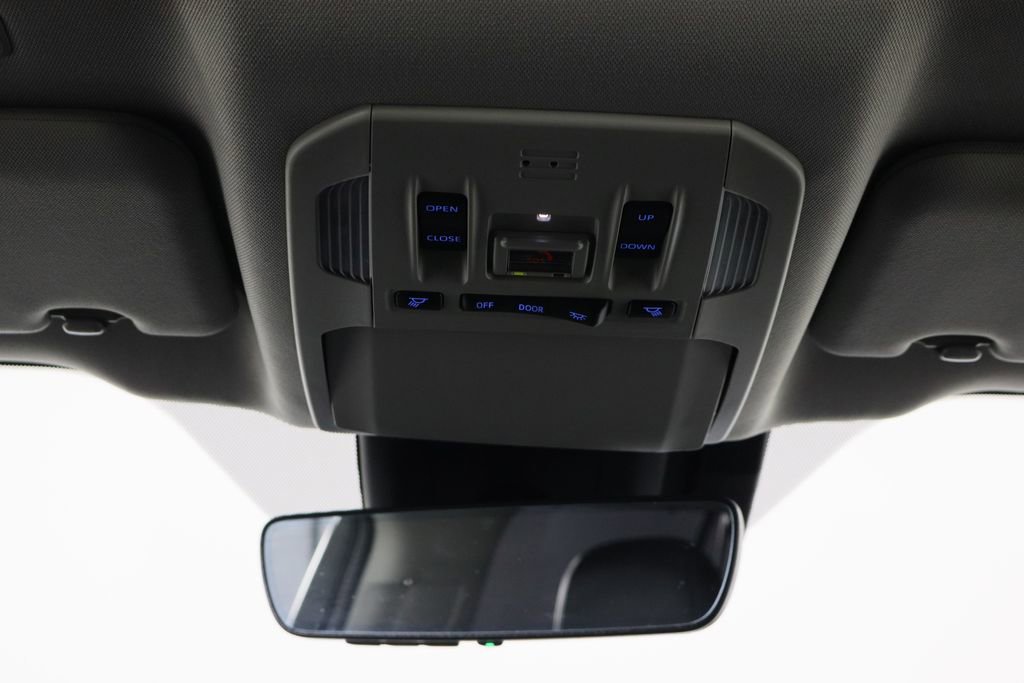 Used 2021 Toyota Highlander XLE image 24