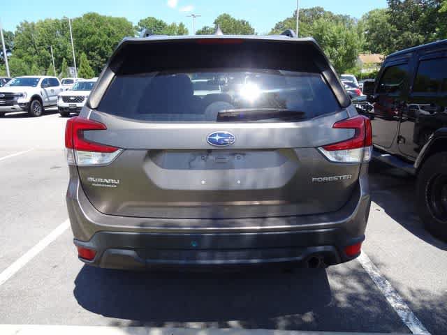 Used 2022 Subaru Forester Limited AWD/4WD image 5