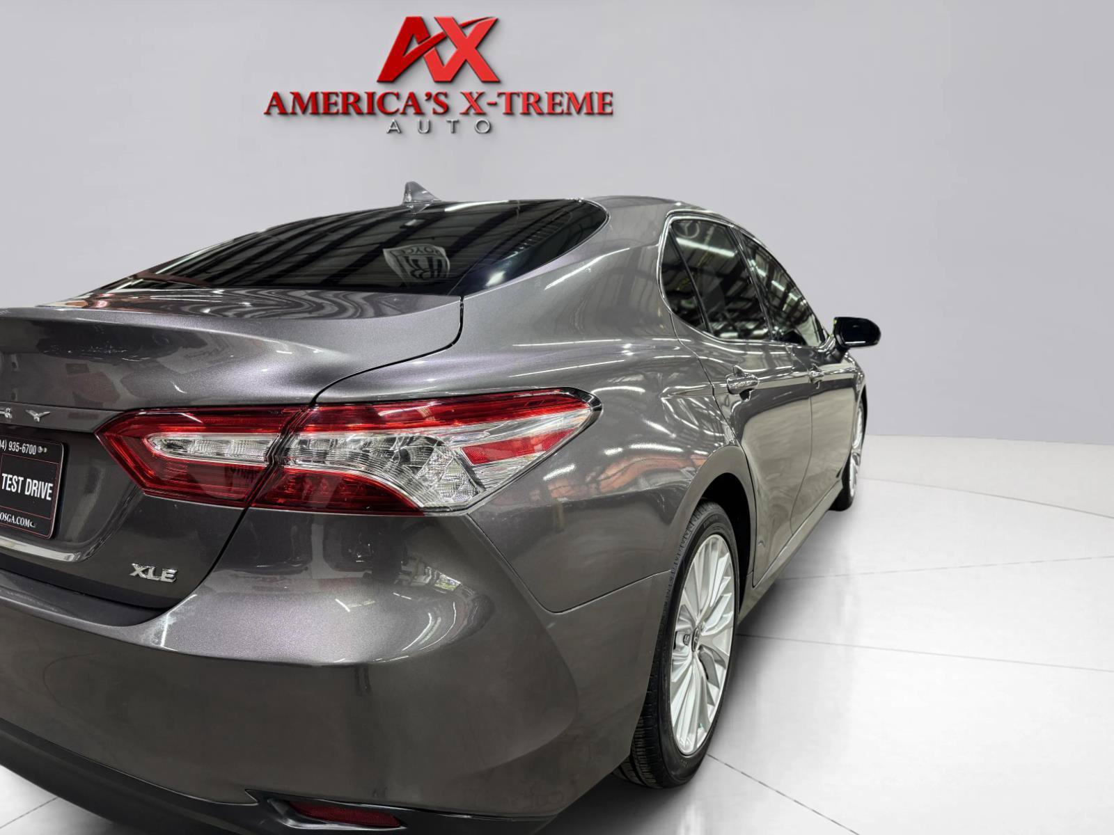 Used 2020 Toyota Camry XLE FWD image 8