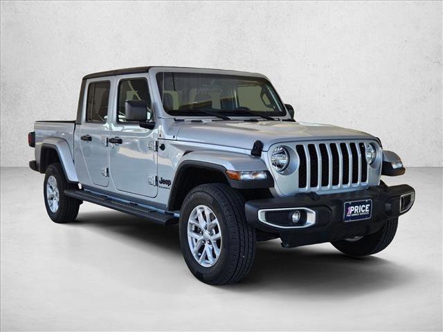 Used 2023 Jeep Gladiator Sport image 3