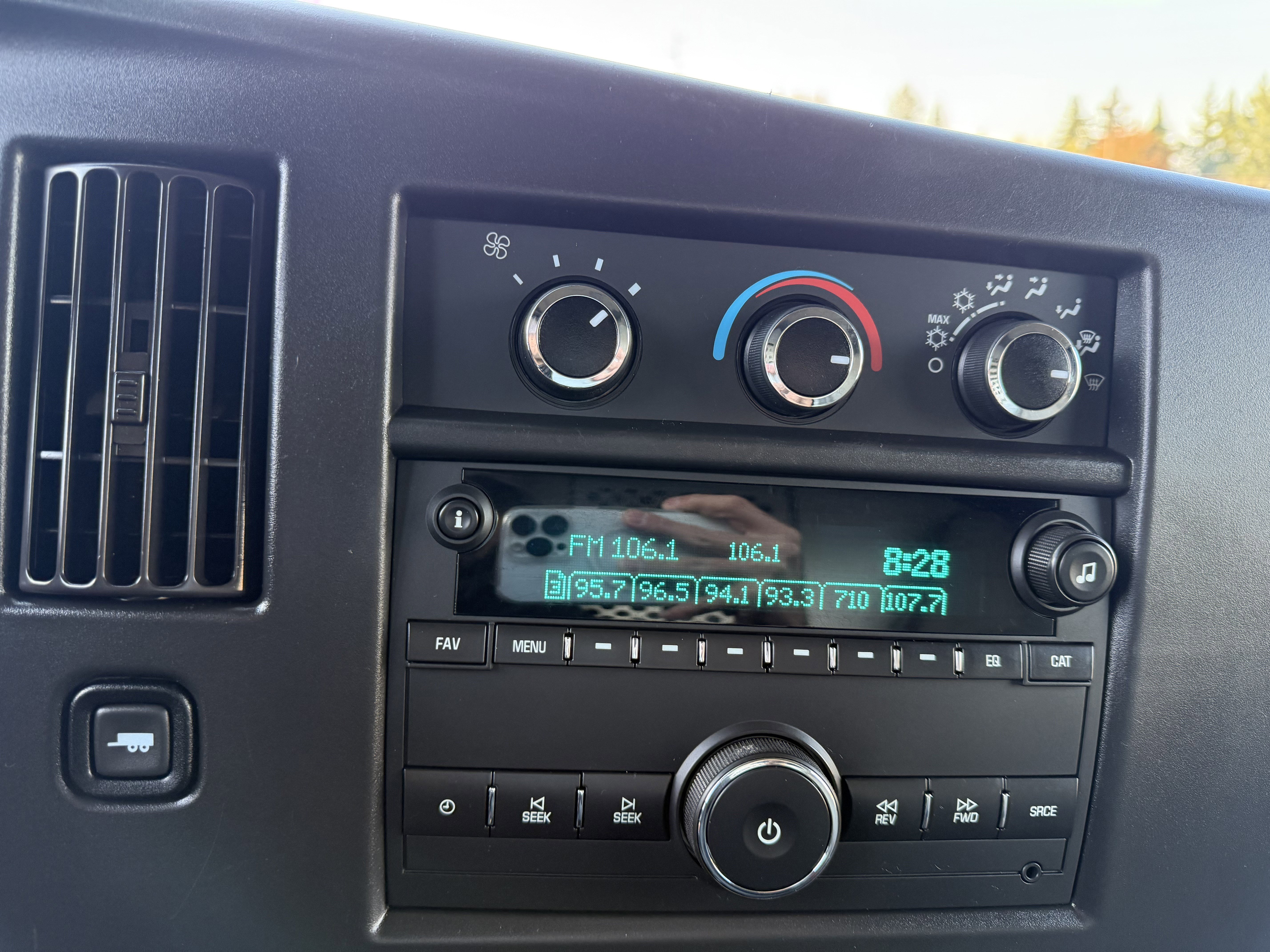 Used 2021 Chevrolet Express 2500 w/ Driver Convenience Package image 20