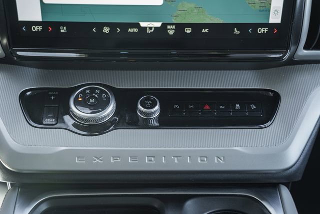 Used 2025 Ford Expedition Active image 33